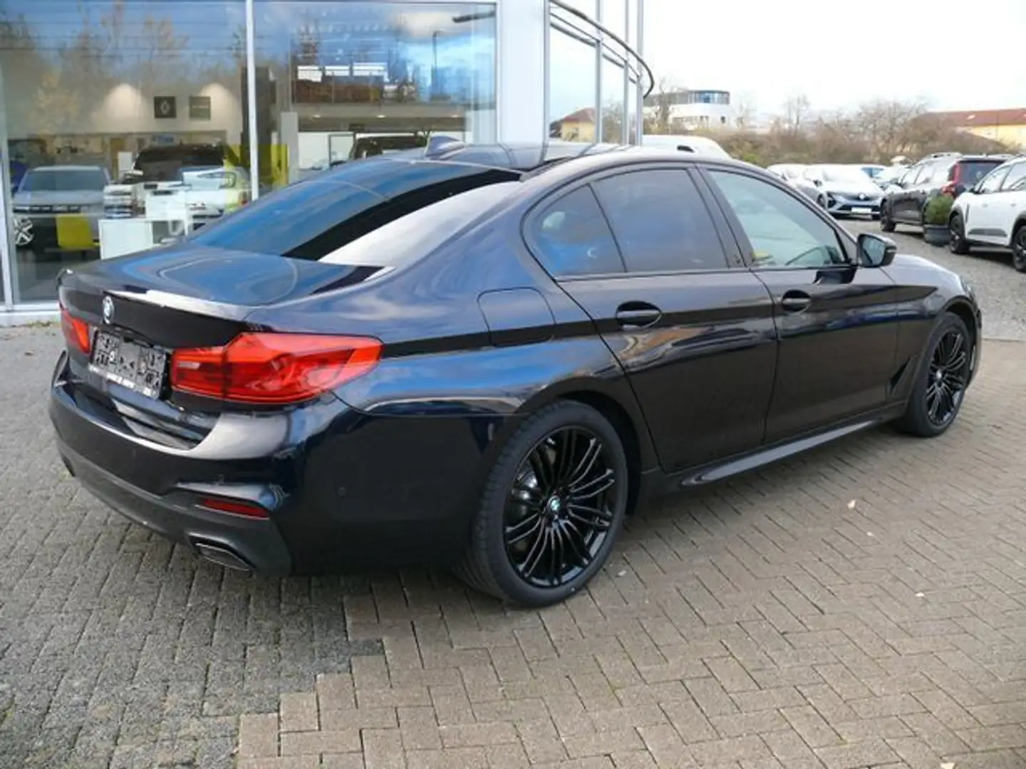 BMW 530 e xDrive Noir - 2