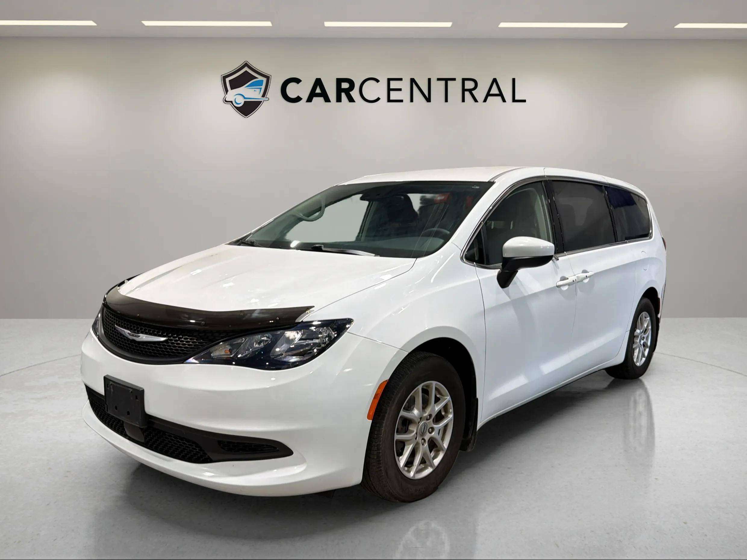 White 2023 Chrysler Grand Caravan Minivan  9-Speed Automatic