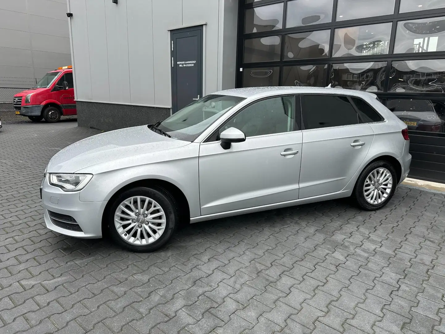 Audi A3 Sportback 1.4 TFSI Ambiente Pro Line plus Distribu Gris - 2