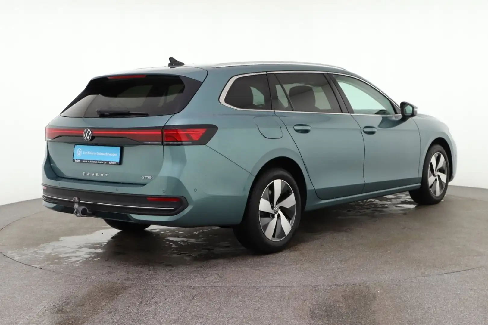 Volkswagen Passat Variant 1.5 eTSI DSG Business LED/ACC/DCC Grün - 2