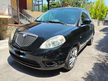 Ypsilon II 2007 1.4 16v MomoDesign (sport) 6m