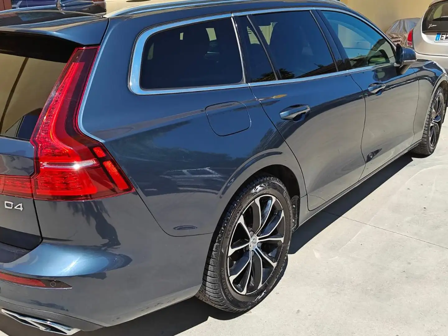 Volvo V60 V60 II 2019 2.0 d4 Business Plus geartronic my20 Blu/Azzurro - 2