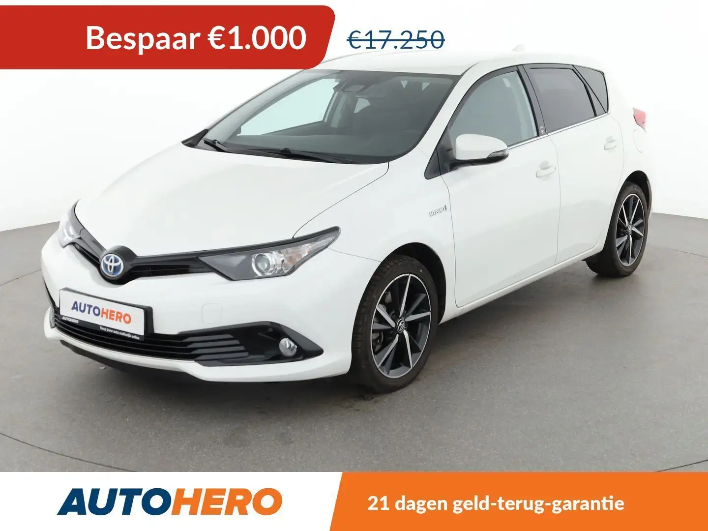 Toyota Auris 1.8 Hybrid Team D Wit - 1