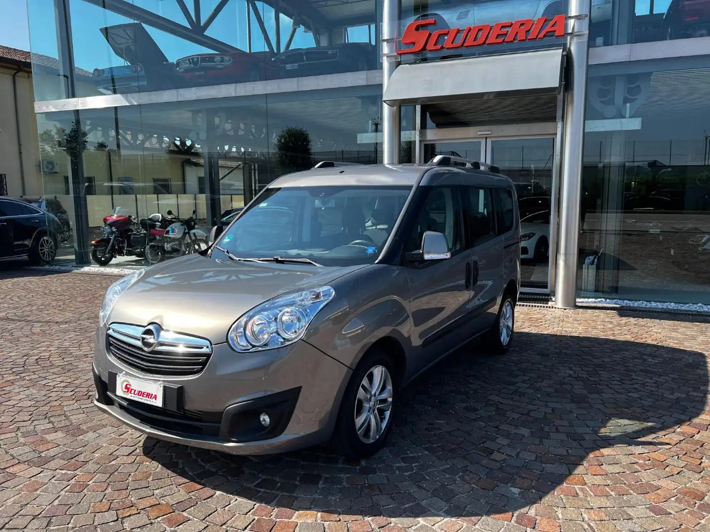 Opel Combo Tour 1.6 CDTi 105CV Cosmo - 7posti Grigio - 2