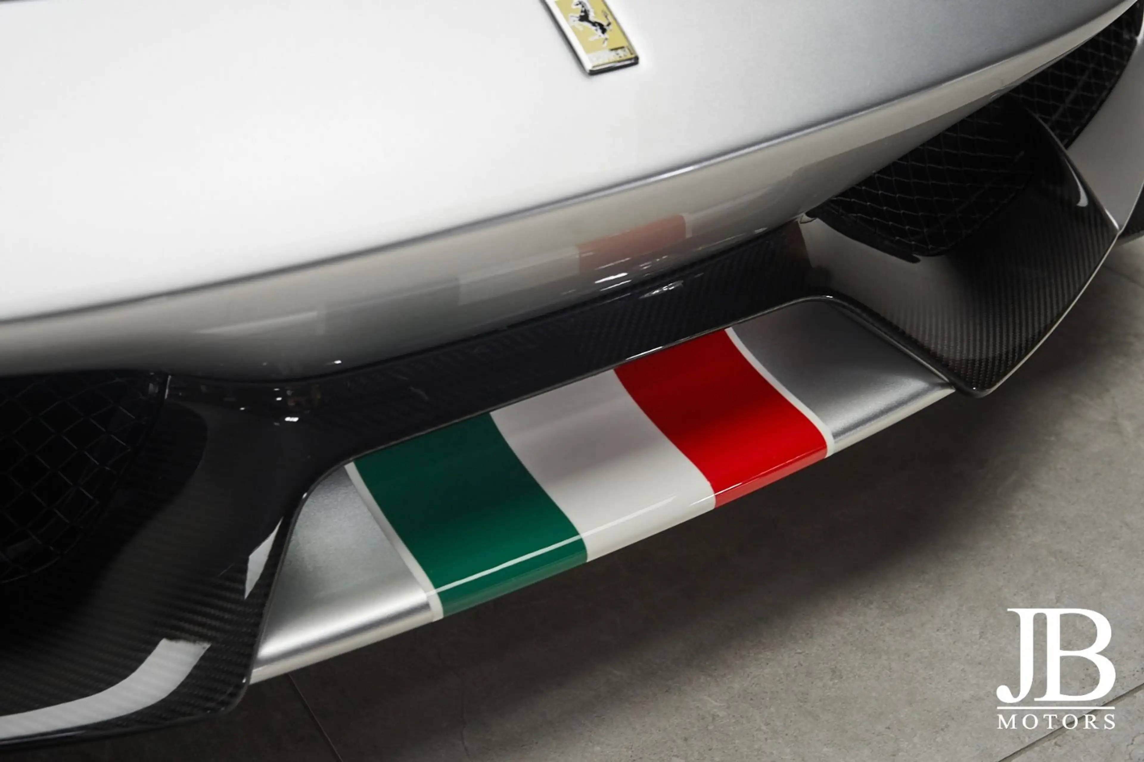 Ferrari 488 Spider Tailormade Special Carbon Lift — photo 10