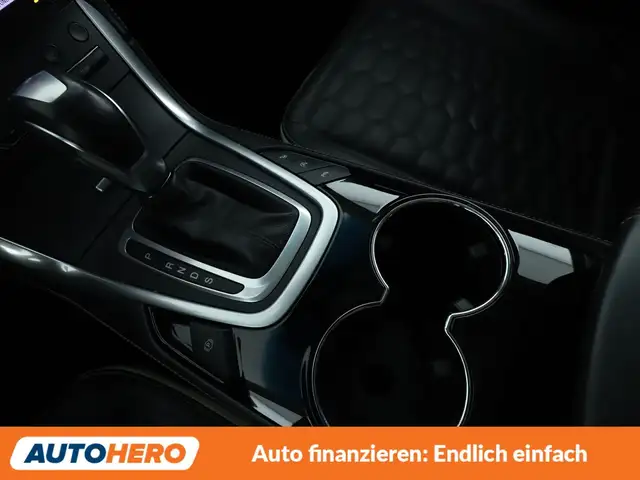 Ford Edge view 24