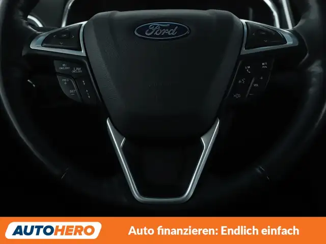 Ford Edge view 19