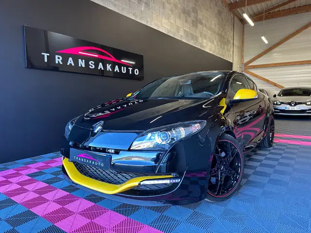 Renault Megane Mégane III Coupé  2.0 16V 265 Red Bull Racing RB7 S\u0026amp;S