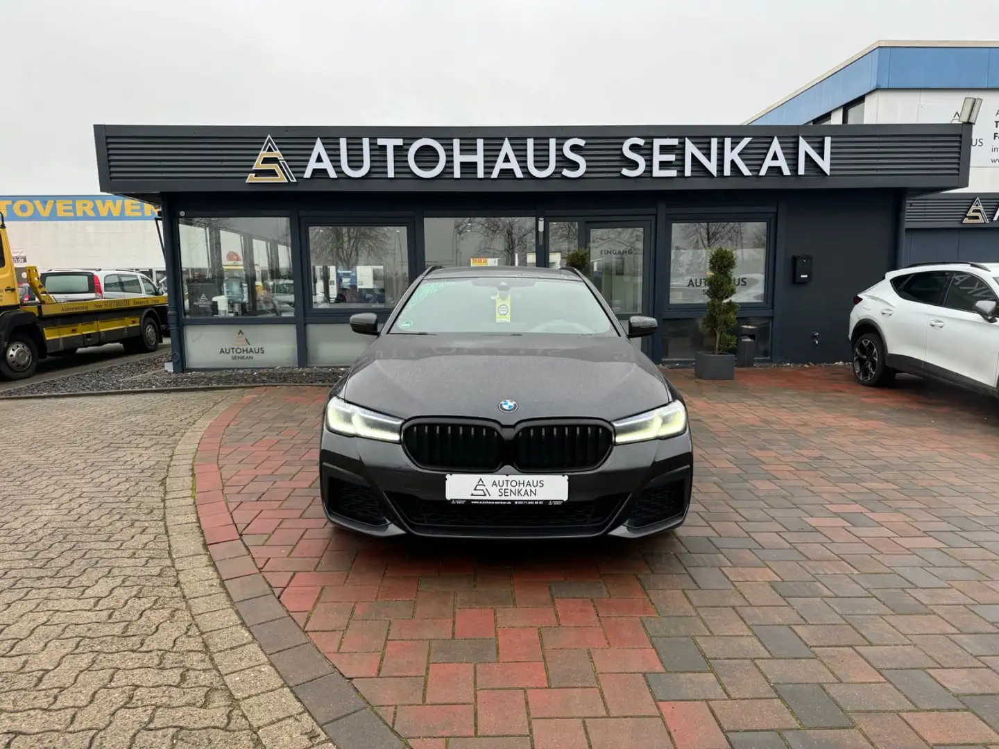 BMW 530 d xDrive Touring M Sport*AHK*HUD*PANORAMA* Gris - 2