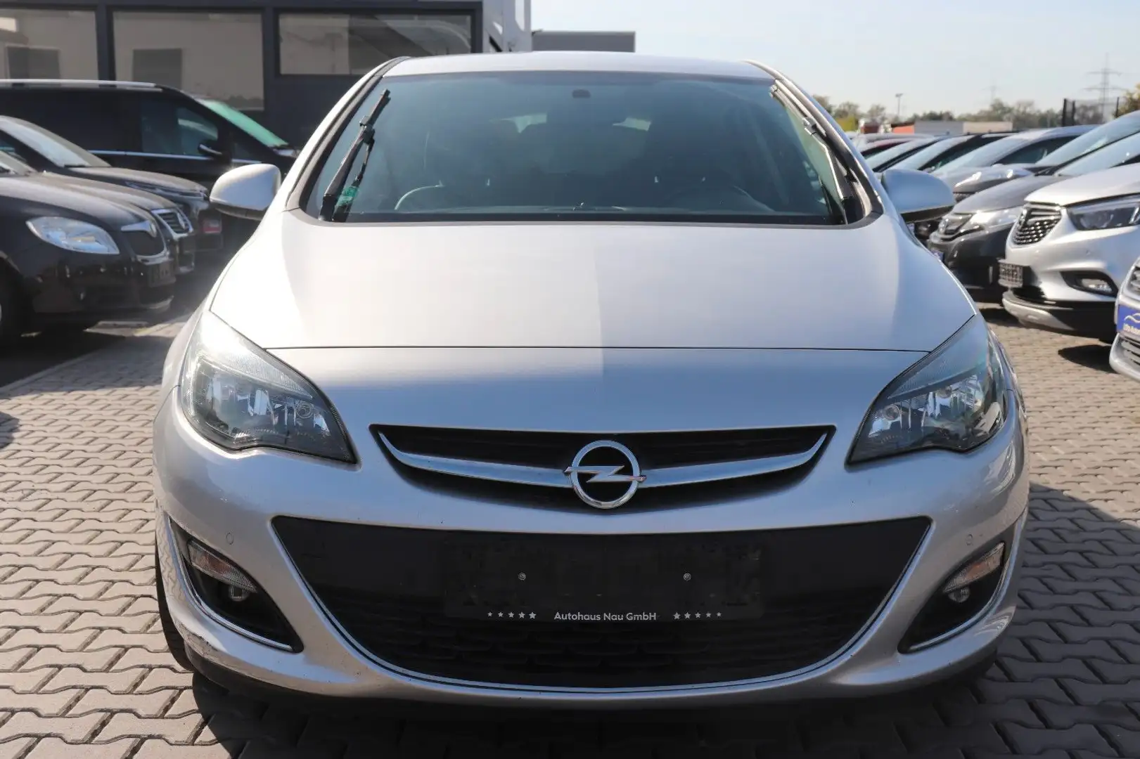 Opel Astra J Lim. 5-trg. Exklusiv Argent - 2