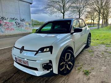 E-R5 E-Tech 52 kWh Comfort Range Techno