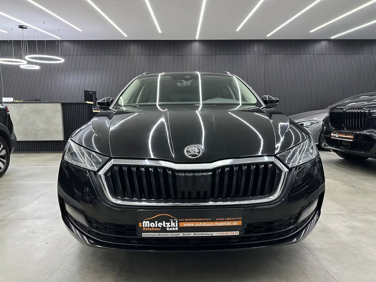 Skoda Octavia 2.0 TDI Ambition*Keyless*Lenk.Hz*ACC* Zwart - 2