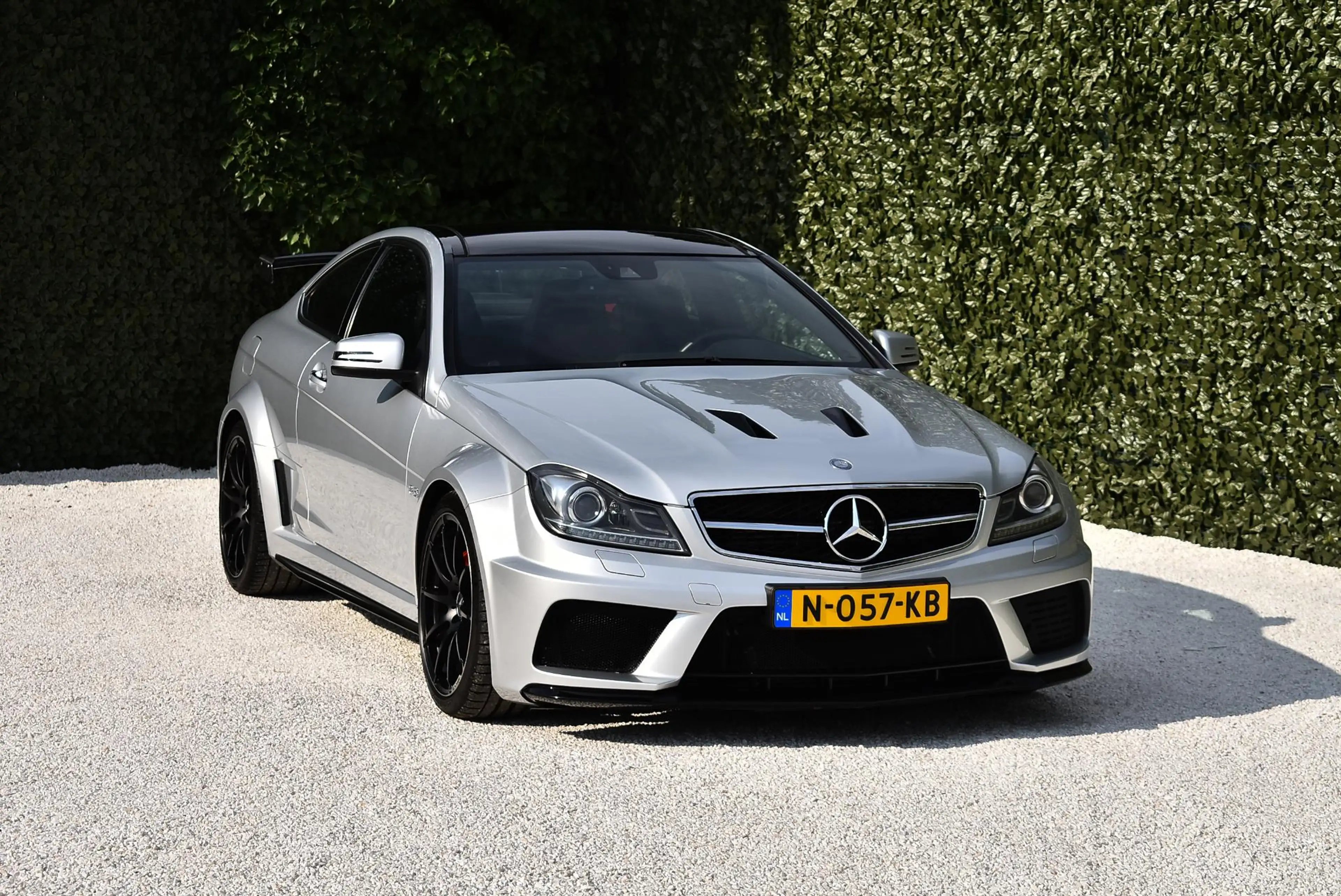 Mercedes-Benz C 63 AMG Coupé Black Series C63AMG 1-800 collectors item! — photo 2