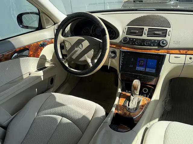 Mercedes-Benz E-Class view 9