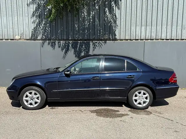 Mercedes-Benz E-Class view 2