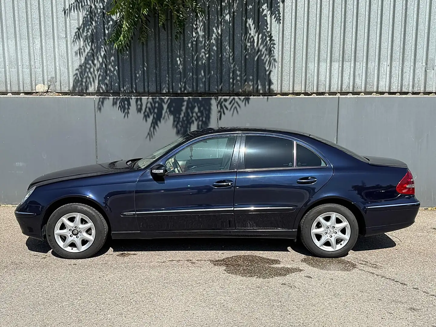 Mercedes-Benz E 220 Classic CDI Aut. | PICKERL BIS 01/2027 | Blau - 2