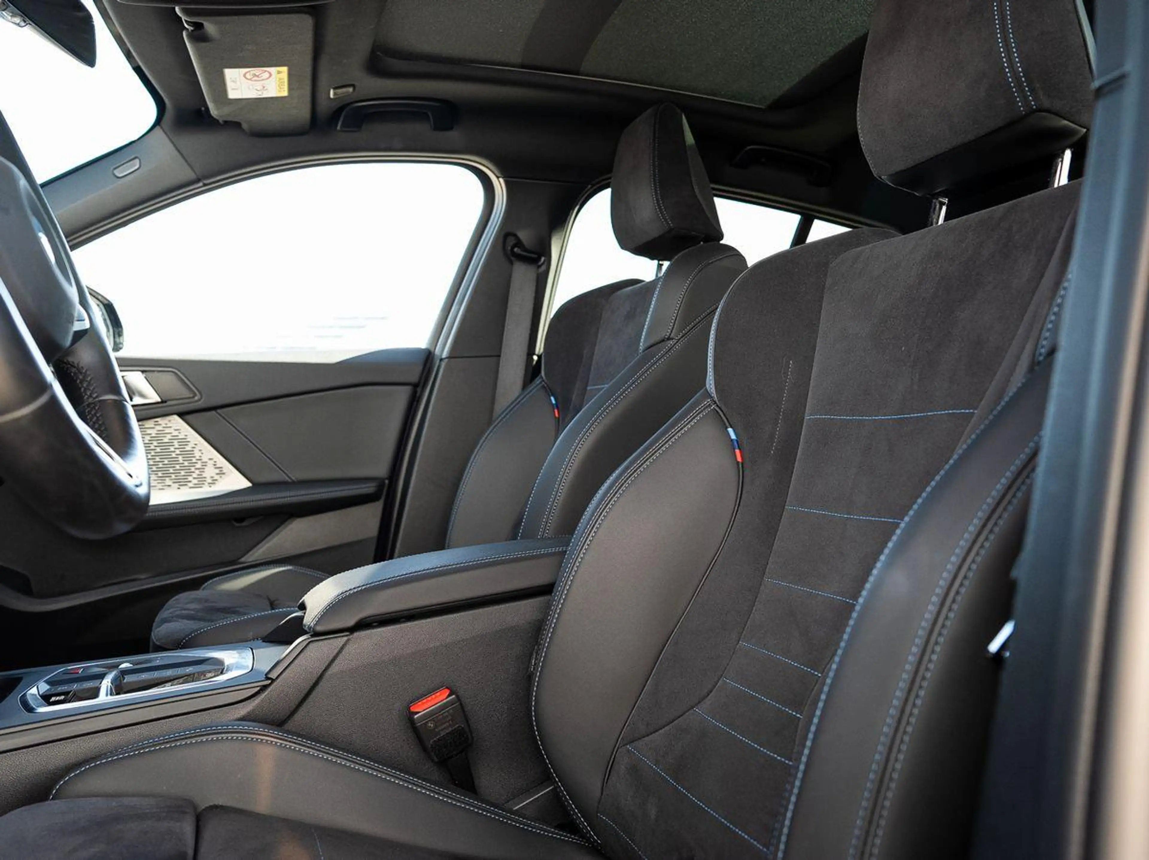 BMW 118 d M-Sport PANO KoZg aLED DrAssPlus Wireless — photo 15