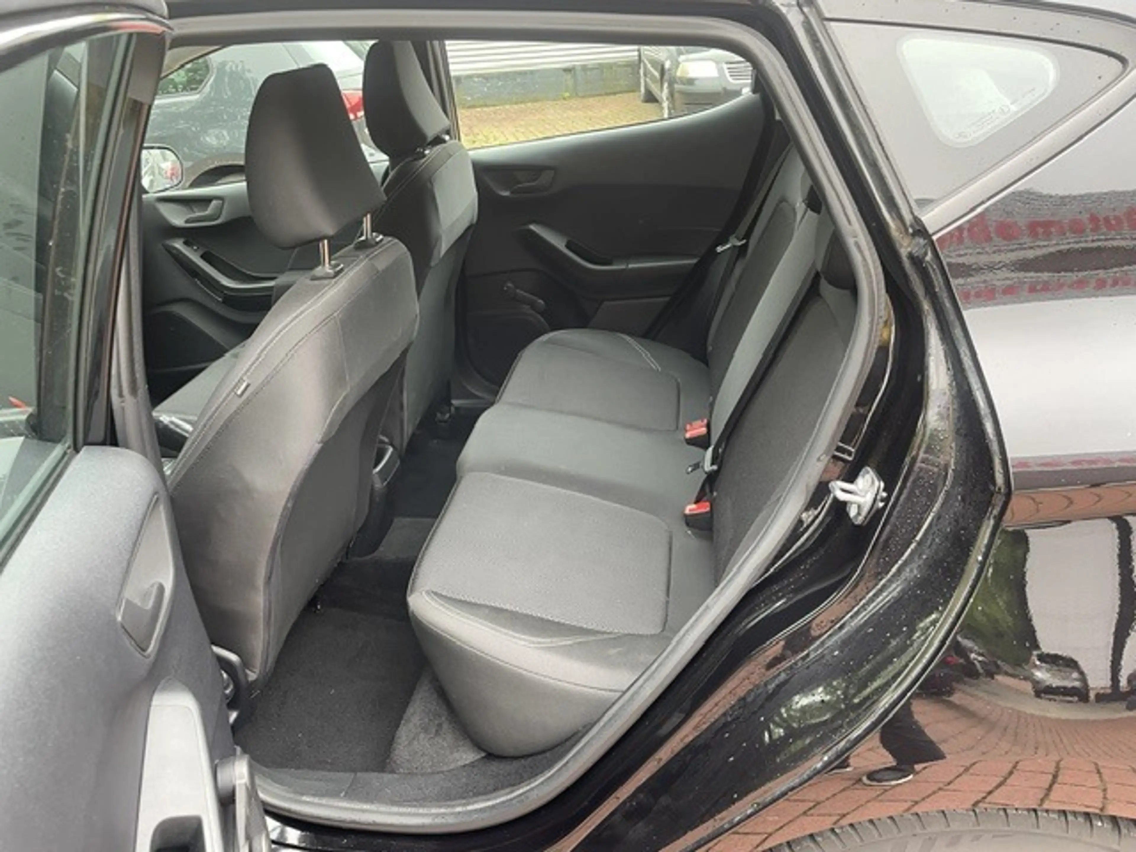 Ford Fiesta Cool&Connect*Navi*Cam*Spur*ParkLenk*App* — photo 6