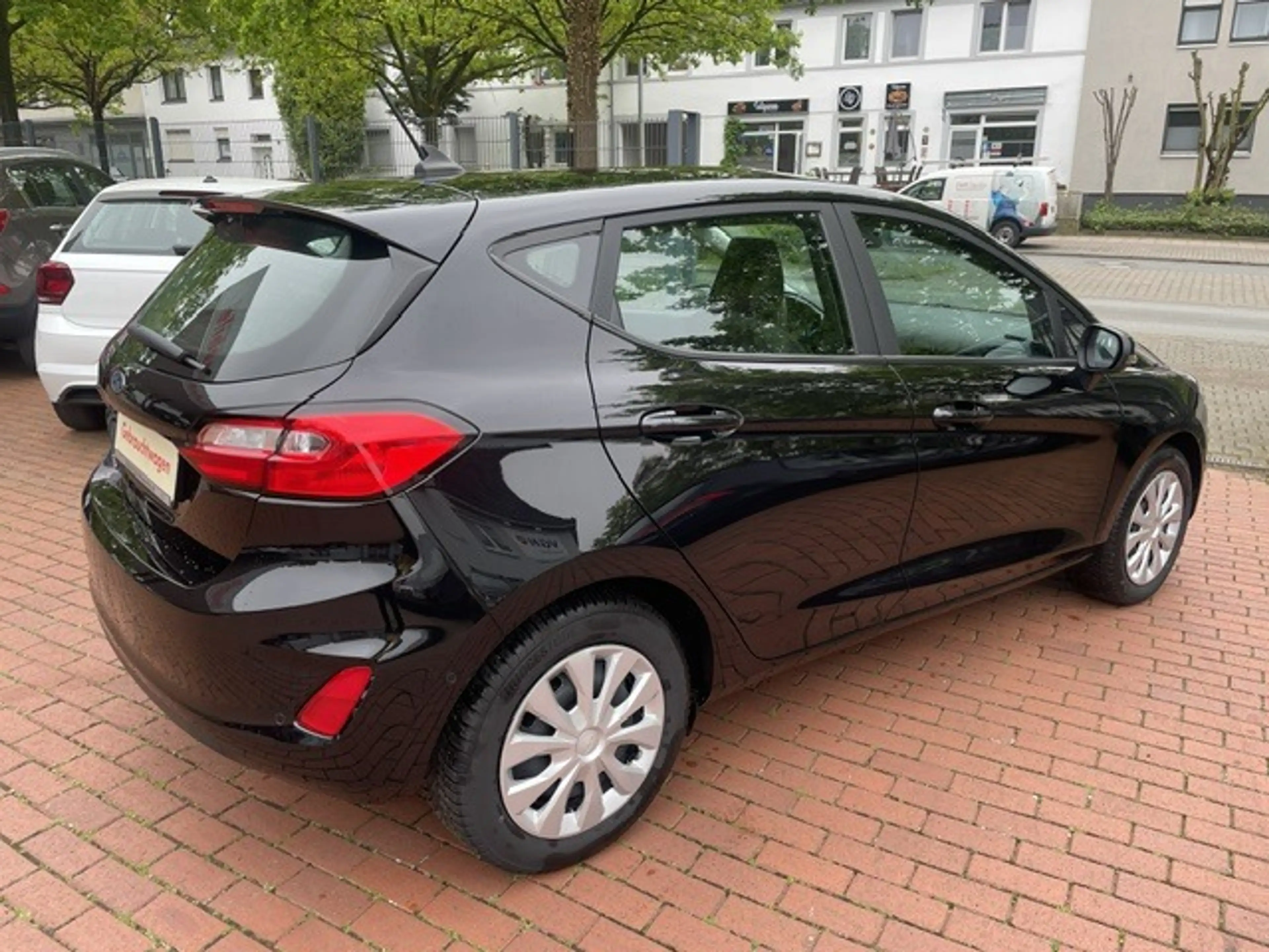Ford Fiesta Cool&Connect*Navi*Cam*Spur*ParkLenk*App* — photo 2