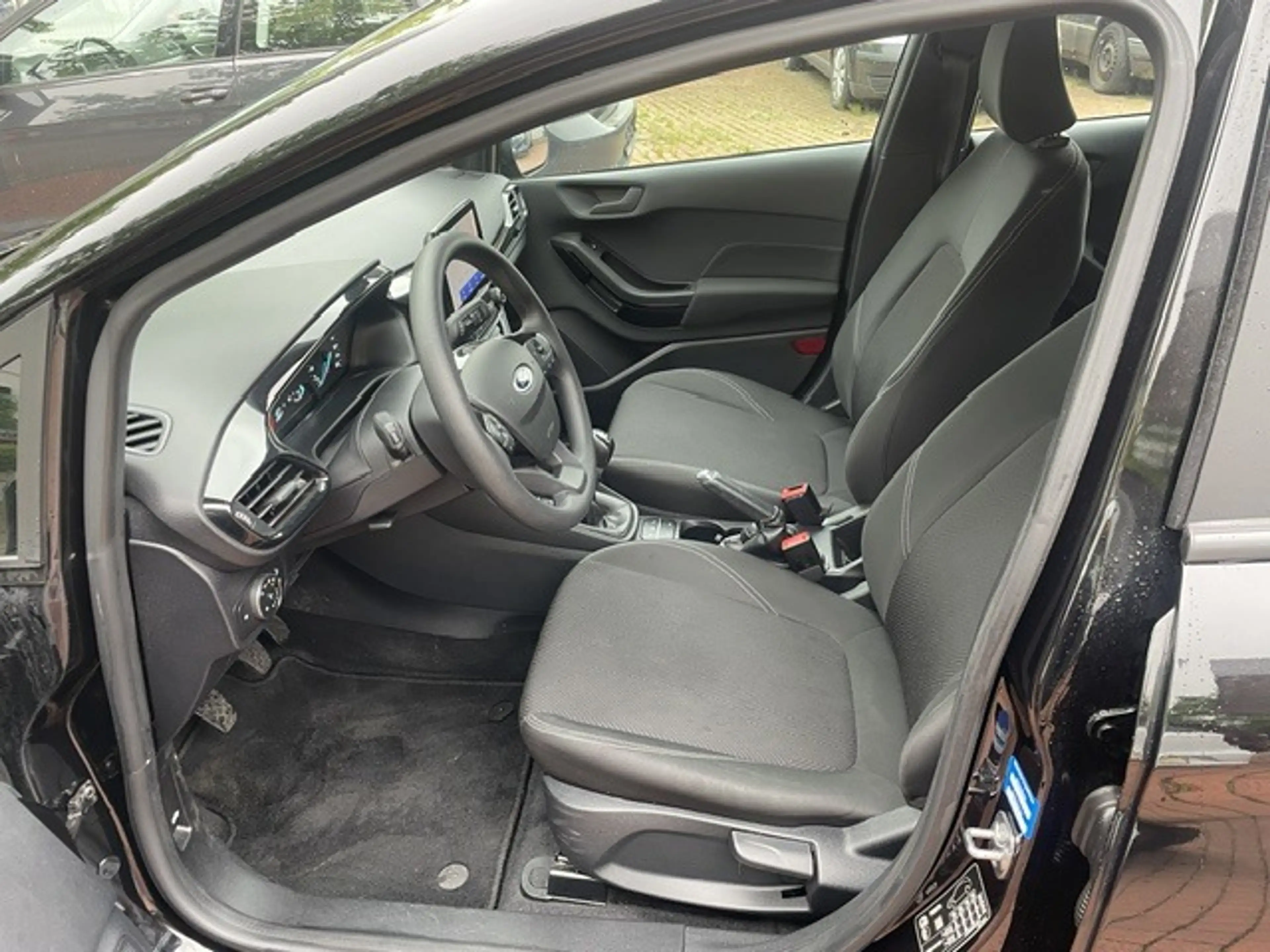 Ford Fiesta Cool&Connect*Navi*Cam*Spur*ParkLenk*App* — photo 5