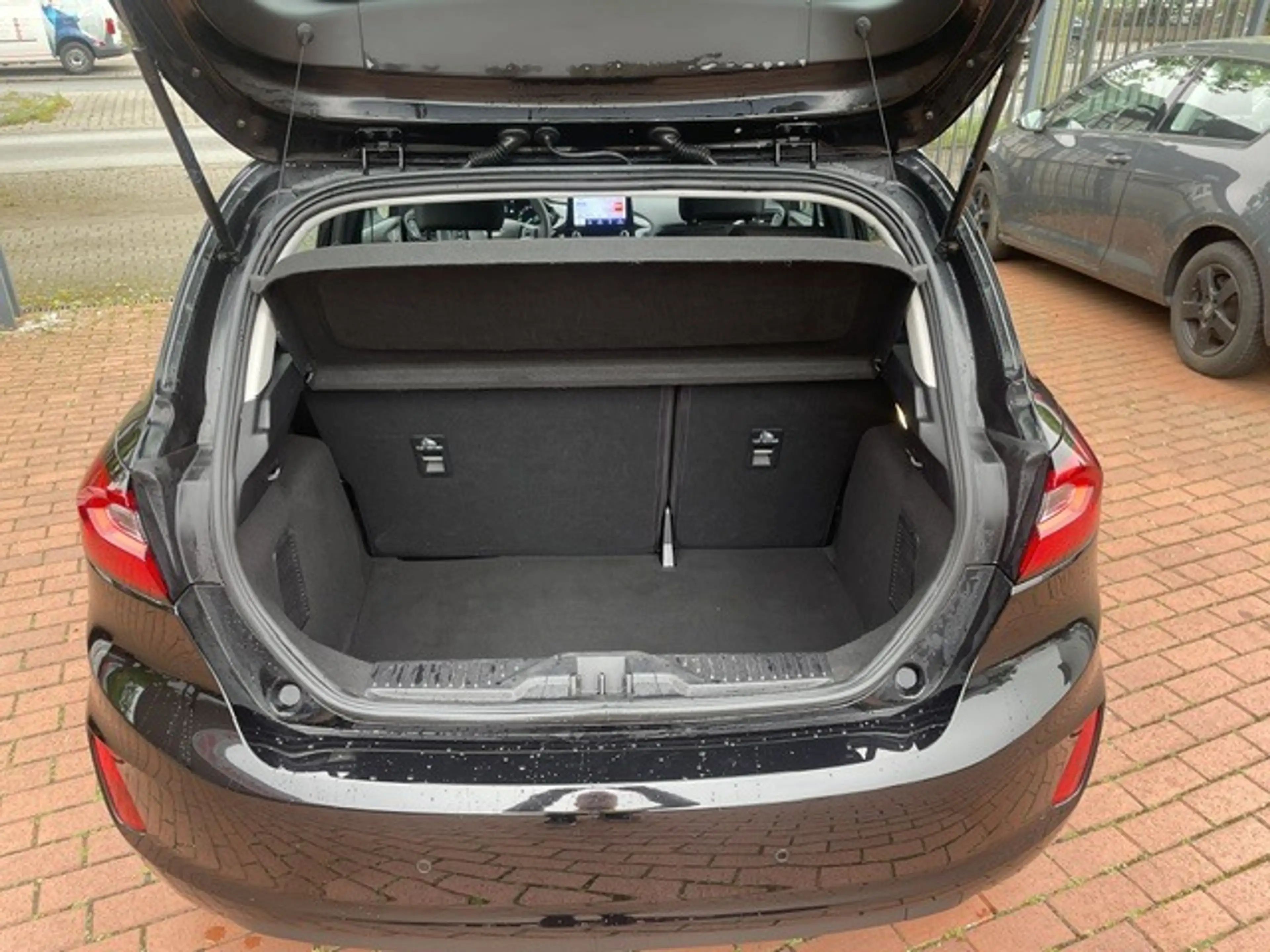 Ford Fiesta Cool&Connect*Navi*Cam*Spur*ParkLenk*App* — photo 7