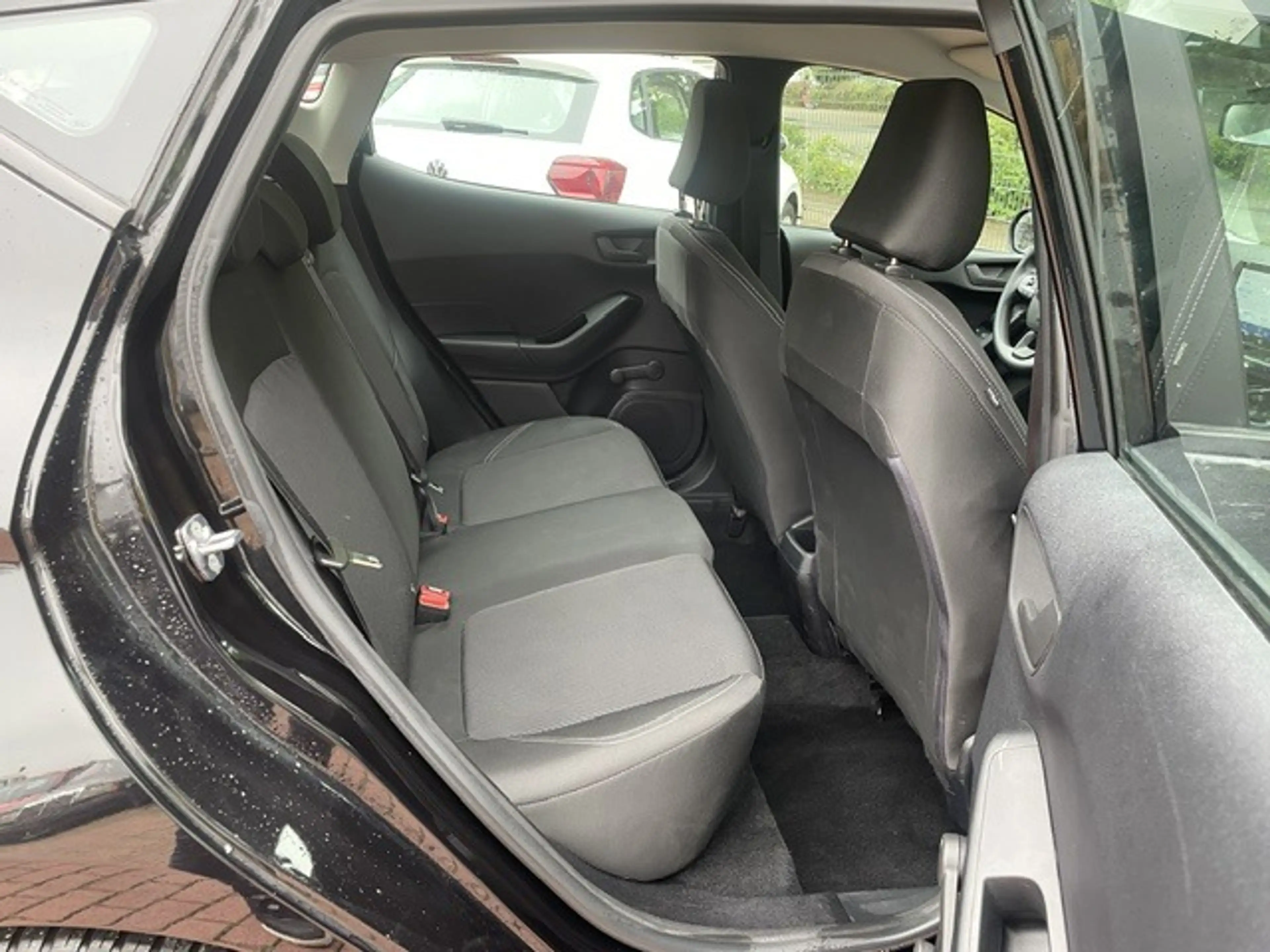 Ford Fiesta Cool&Connect*Navi*Cam*Spur*ParkLenk*App* — photo 8