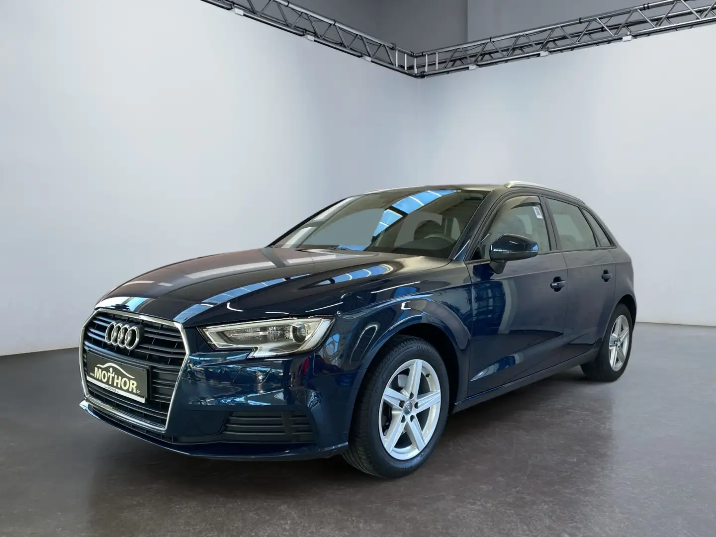 Audi A3 Sportback 30 1.0 TFSI Xenon Sitzheizung Bleu - 2