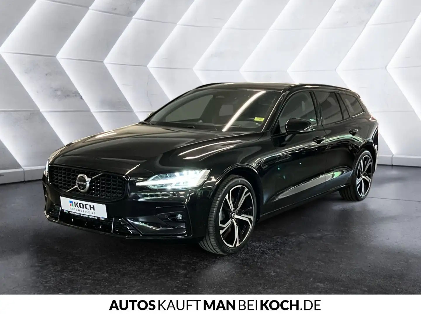 Volvo V60 B4 Ultra Dark ACC BLIS HUD PANO B/W 360 Zwart - 2