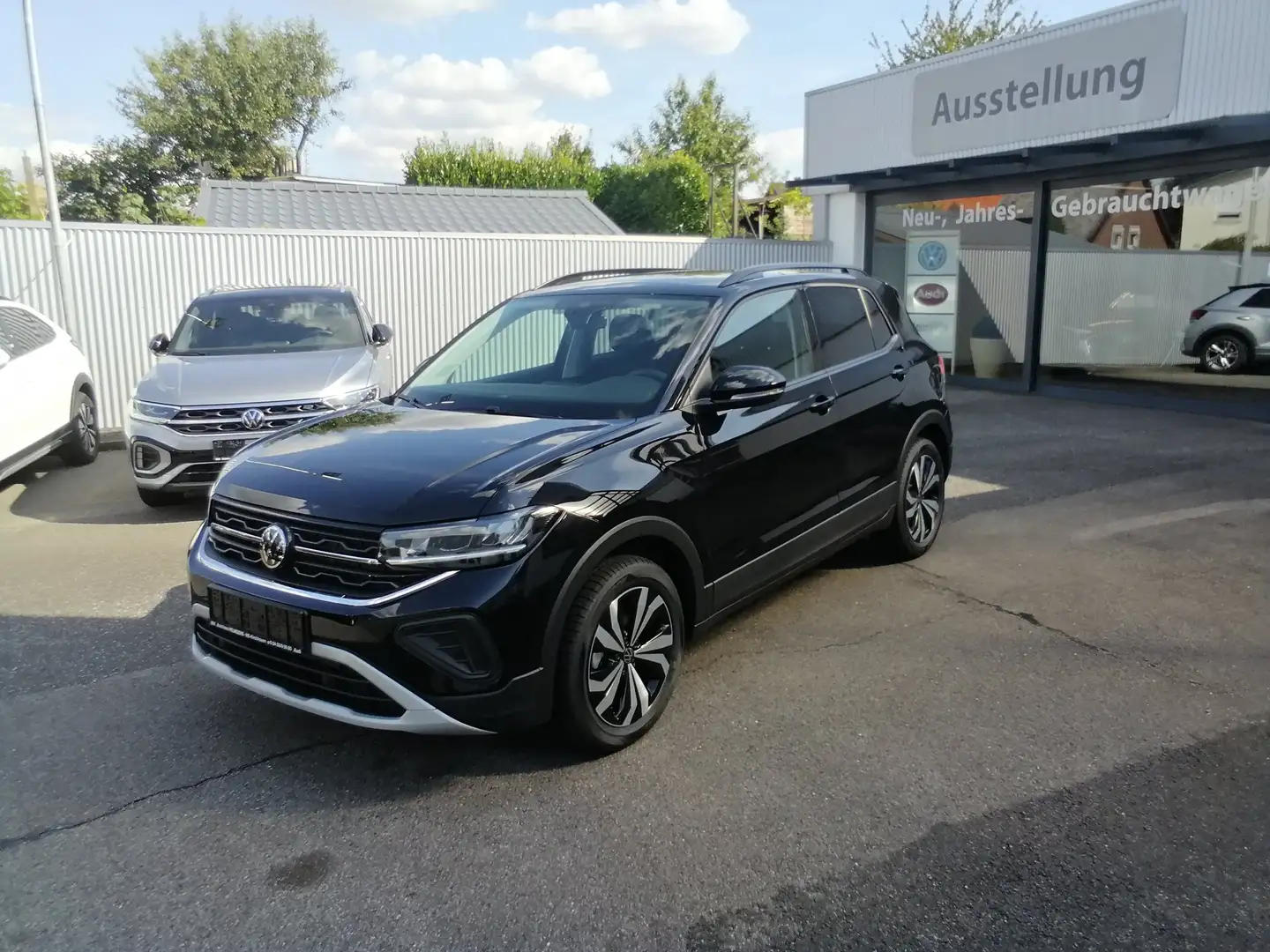 Volkswagen T-Cross 1.0 TSI 116 PS Life LED APP AHK KAM SHZ Climatr. Schwarz - 2