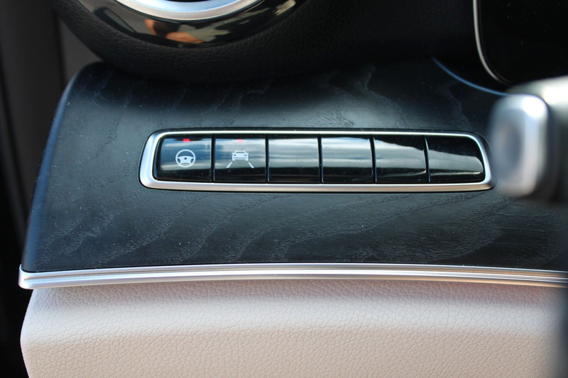 Mercedes-Benz E 400 d Limousine 4Matic Leder Kamera Navi — photo 18