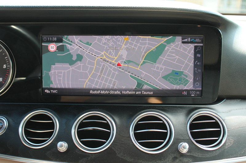 Mercedes-Benz E 400 d Limousine 4Matic Leder Kamera Navi — photo 20