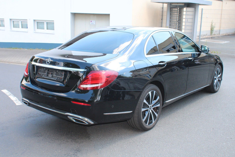 Mercedes-Benz E 400 d Limousine 4Matic Leder Kamera Navi — photo 6