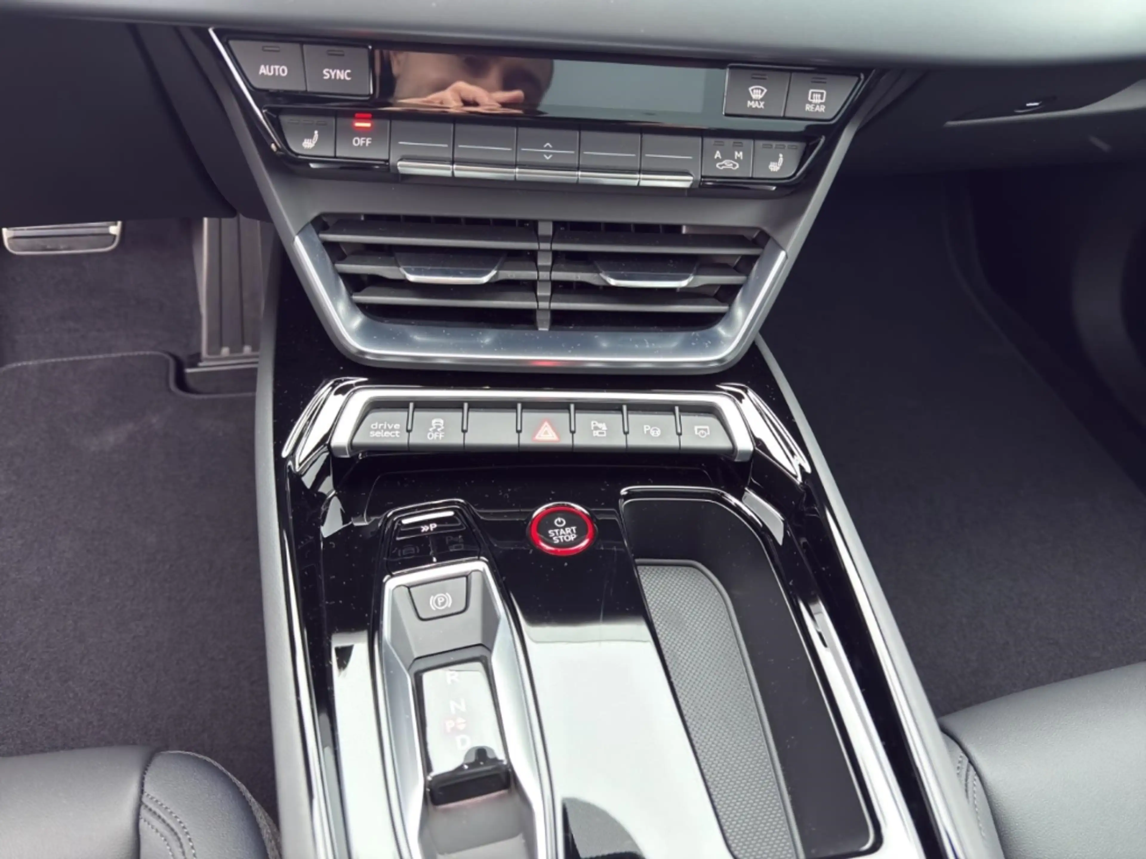 Audi e-tron GT quattro 370 kW — photo 15
