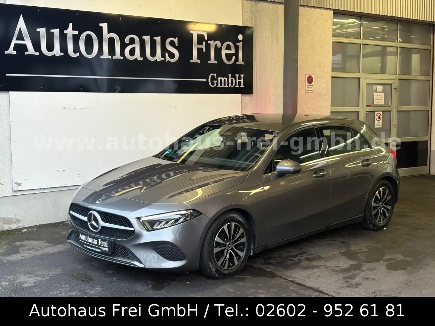 Mercedes-Benz A 180 d 1.HAND*DISTRONIC*KAMERA*NTG7*LED*CARPLAY Gris - 1