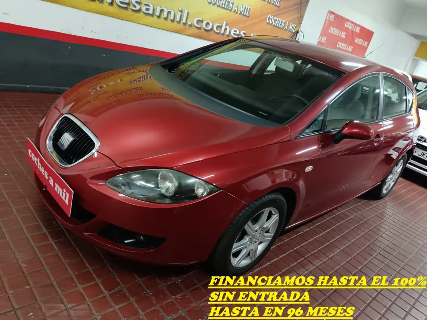 SEAT Leon 1.6 Stylance Burdeos - 1