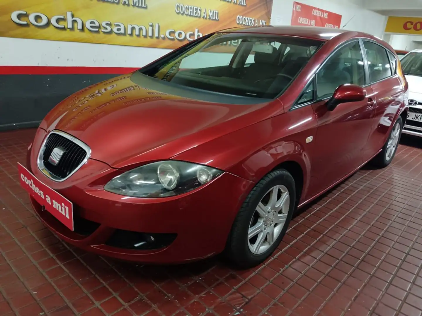 SEAT Leon 1.6 Stylance Burdeos - 2
