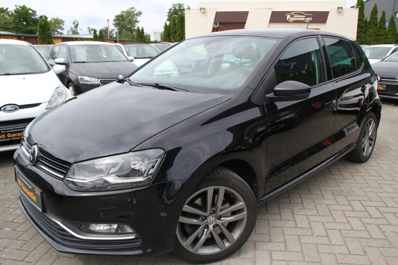 Volkswagen Polo V Lounge DSG Klima/Sitzhz/PDC/Tempomat/Alu Schwarz - 2