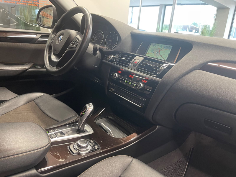 BMW X4 xDrive 20 d xLine*AUT./Leder/Navi/AHK/ALU/TOP — photo 12