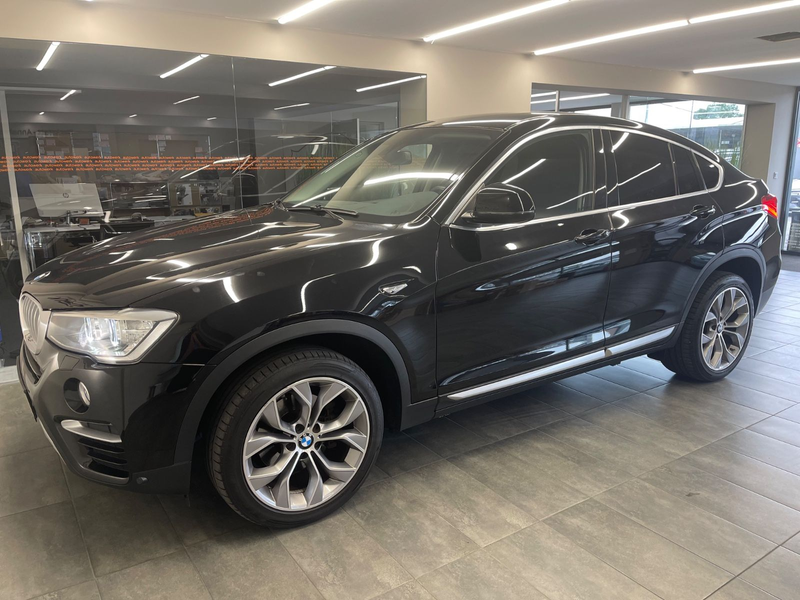BMW X4 xDrive 20 d xLine*AUT./Leder/Navi/AHK/ALU/TOP — photo 8