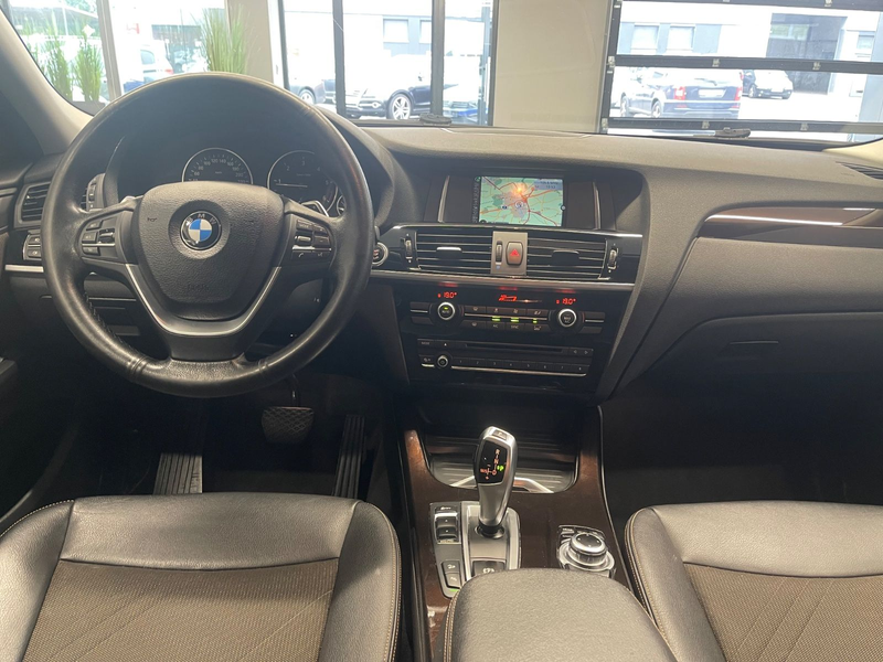 BMW X4 xDrive 20 d xLine*AUT./Leder/Navi/AHK/ALU/TOP — photo 10