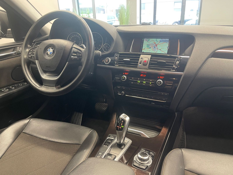 BMW X4 xDrive 20 d xLine*AUT./Leder/Navi/AHK/ALU/TOP — photo 9