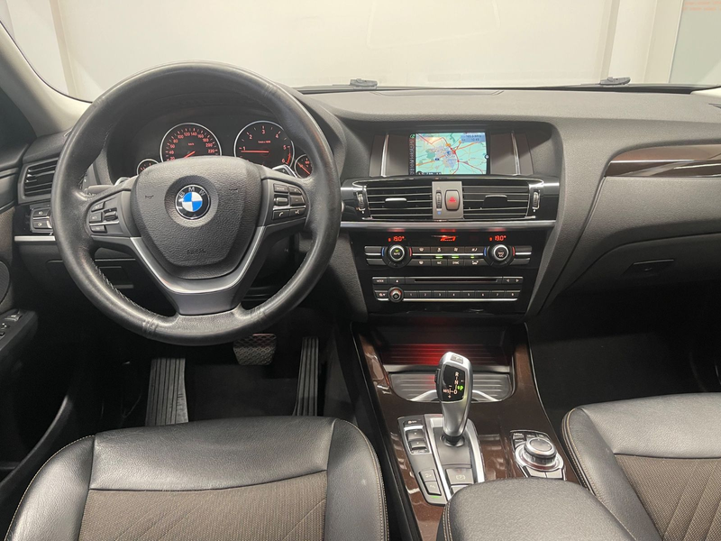 BMW X4 xDrive 20 d xLine*AUT./Leder/Navi/AHK/ALU/TOP — photo 11