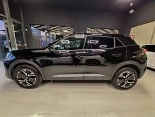 Peugeot 2008 view 4