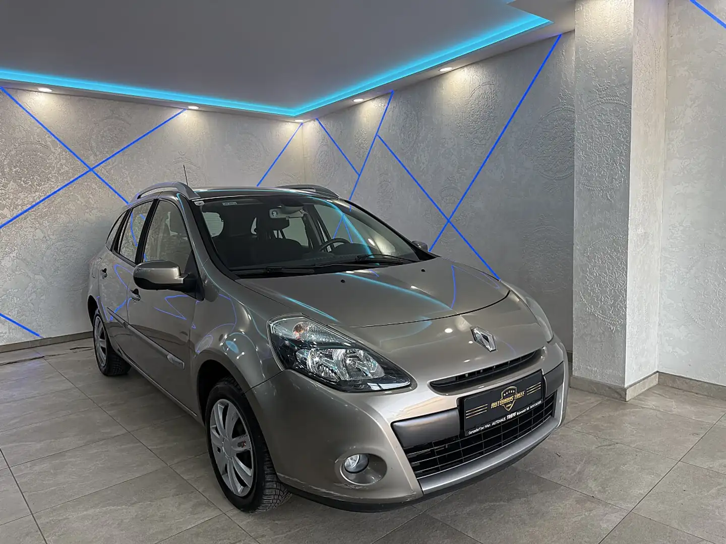 Renault Clio Grandtour Dynamique 1,5 dCi Quickshift Braun - 1