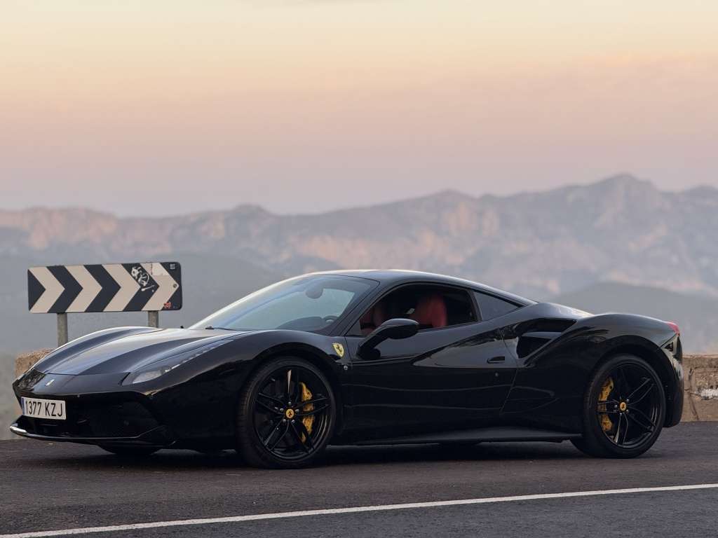 Ferrari 488 GTB - foto 1