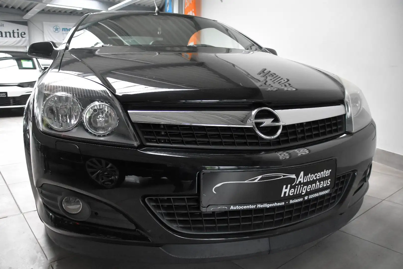 Opel Astra H 1.8 Twin Top Edition Klima Tempo PDC Schwarz - 1