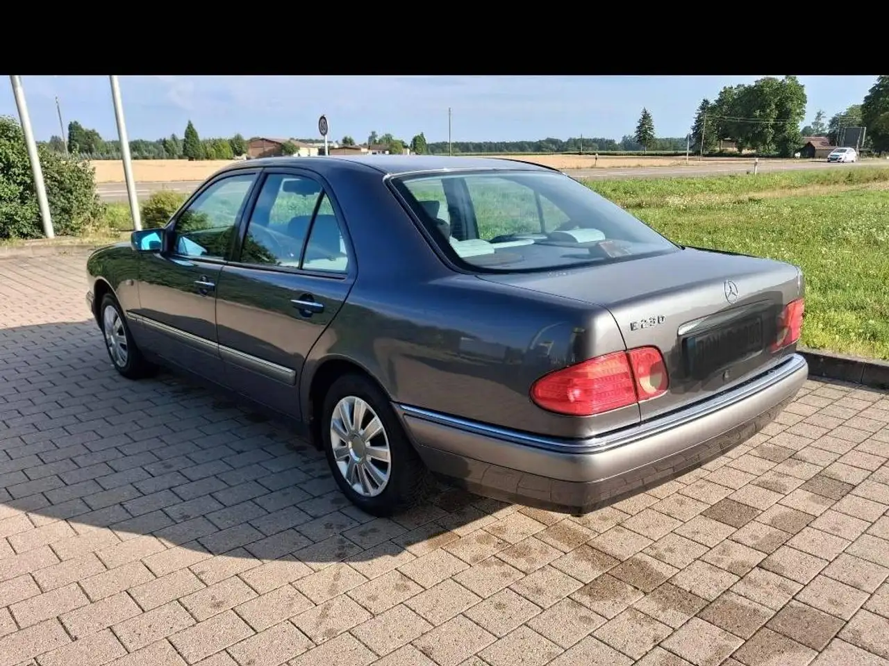 Mercedes-Benz 230 E Klasse, foto 2