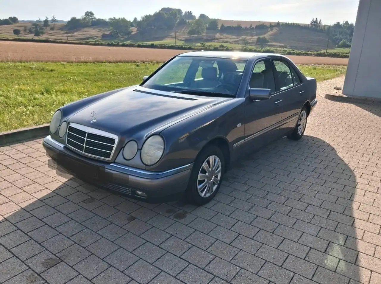 Mercedes-Benz 230 E Klasse, foto 1