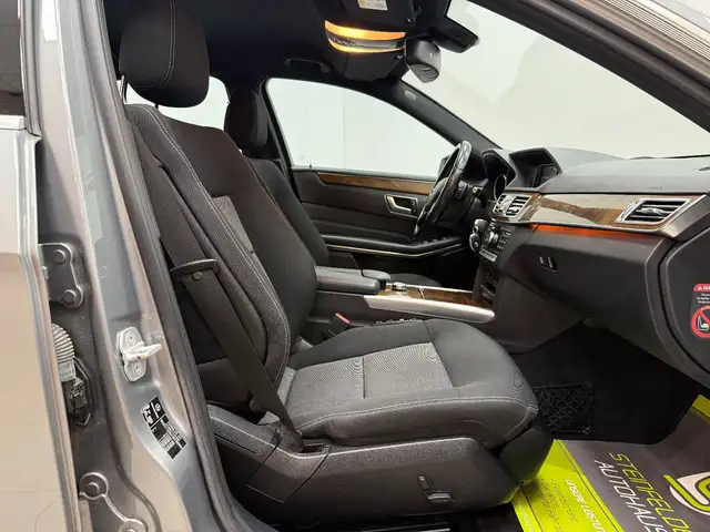 Mercedes-Benz E view 12