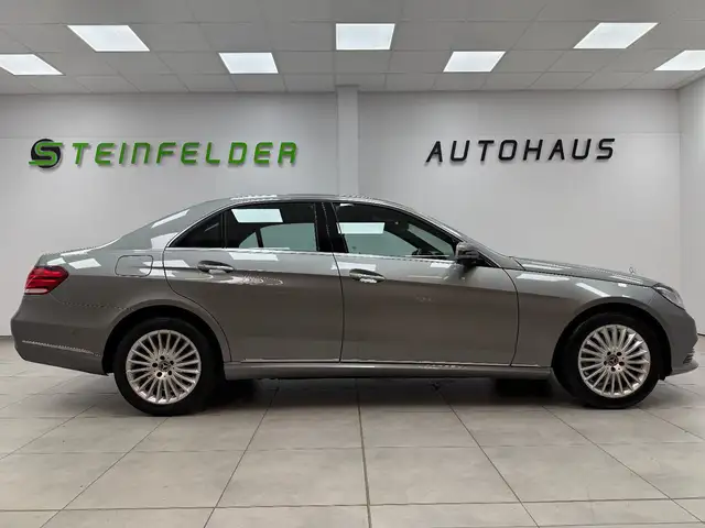 Mercedes-Benz E view 8